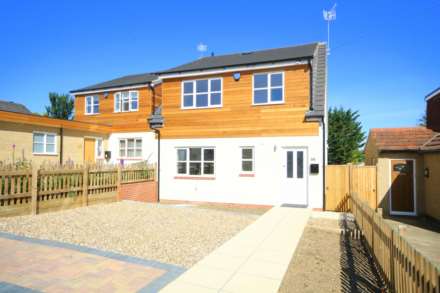 3 Bedroom Detached, High Ridge Road, Bovingdon