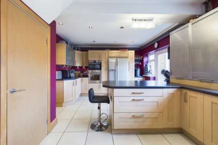 The Horseshoe, Leverstock Green, Image 21
