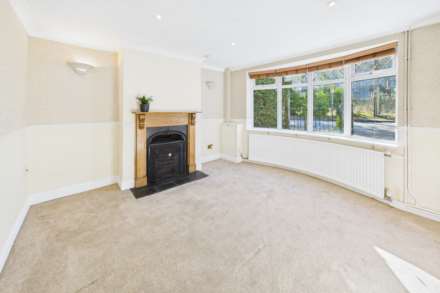 Two Waters Road, Apsley, Image 2