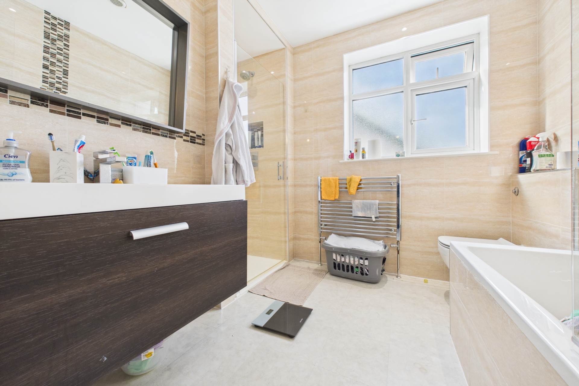37 ADEYFIELD ROAD - 4 BED DETACHED -, Image 13