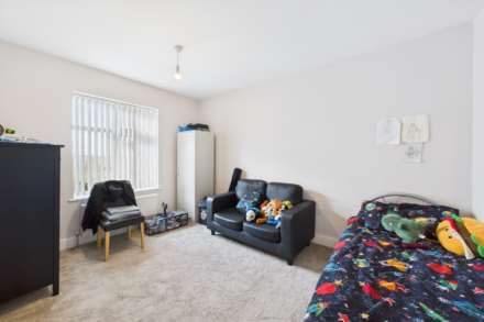 37 ADEYFIELD ROAD - 4 BED DETACHED -, Image 12
