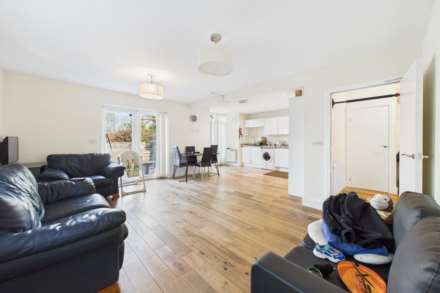 37 ADEYFIELD ROAD - 4 BED DETACHED -, Image 4