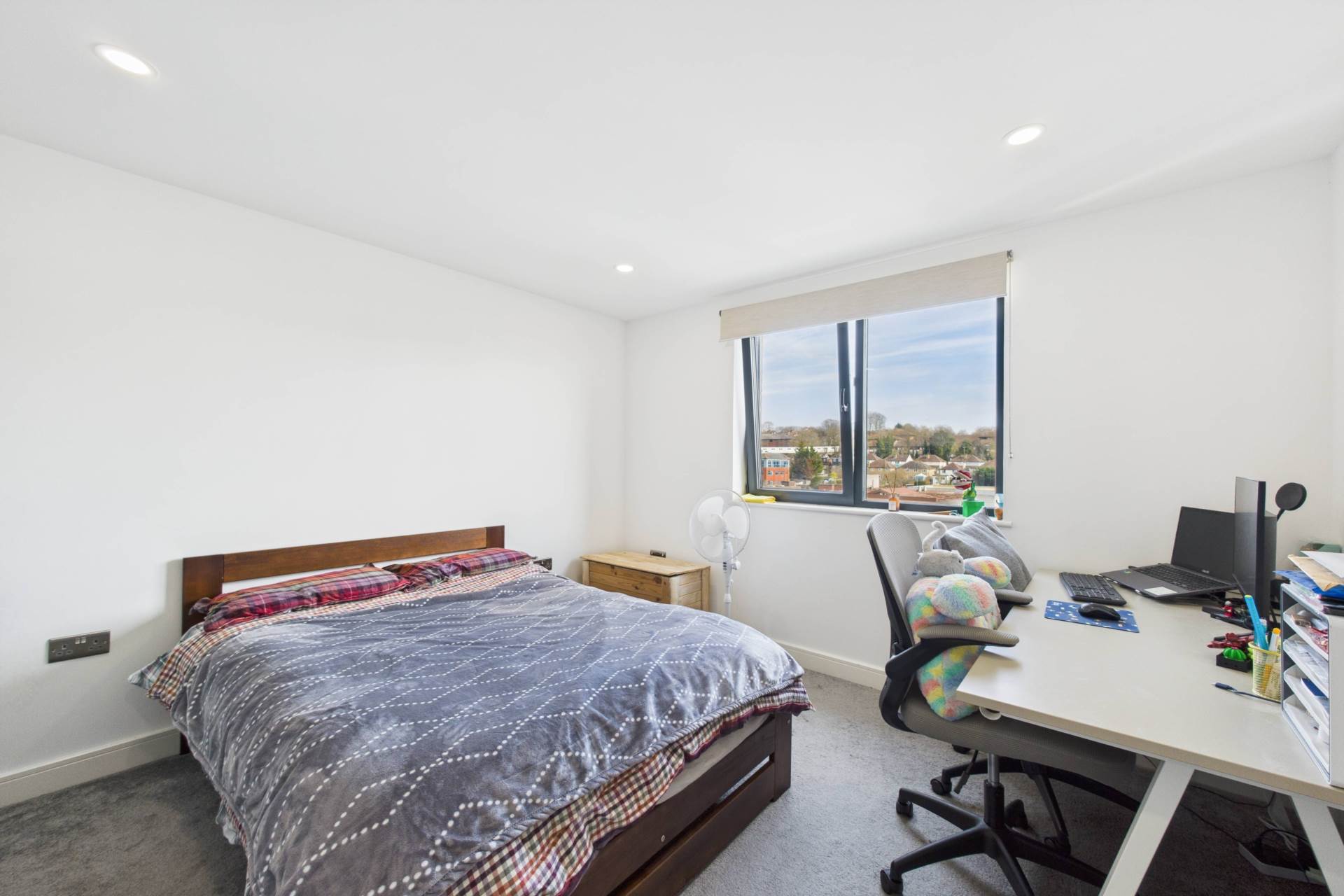 Swan Court, Town Centre, Image 14