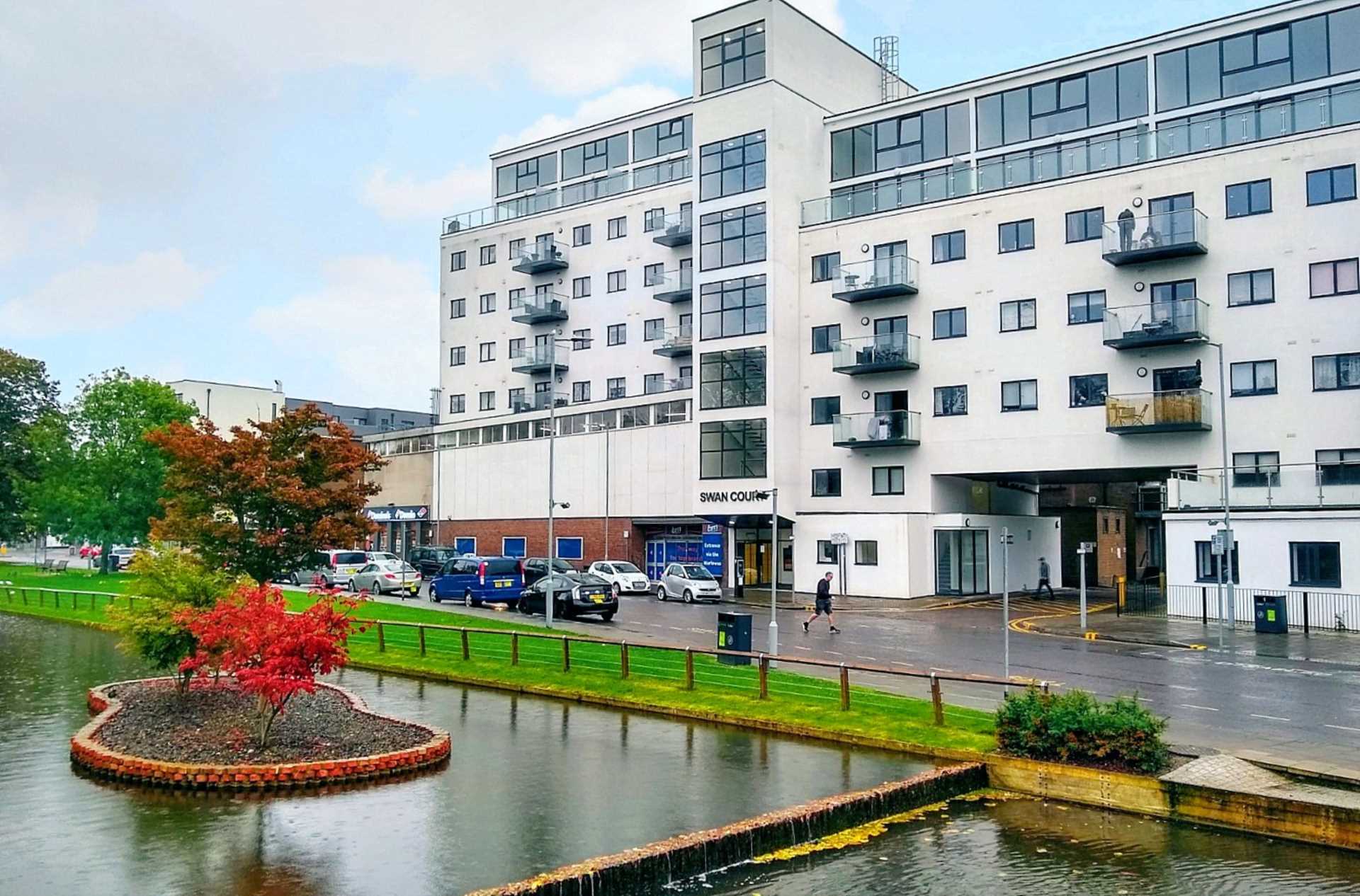 Swan Court, Town Centre, Image 20