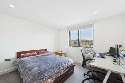 Swan Court, Town Centre, Image 14