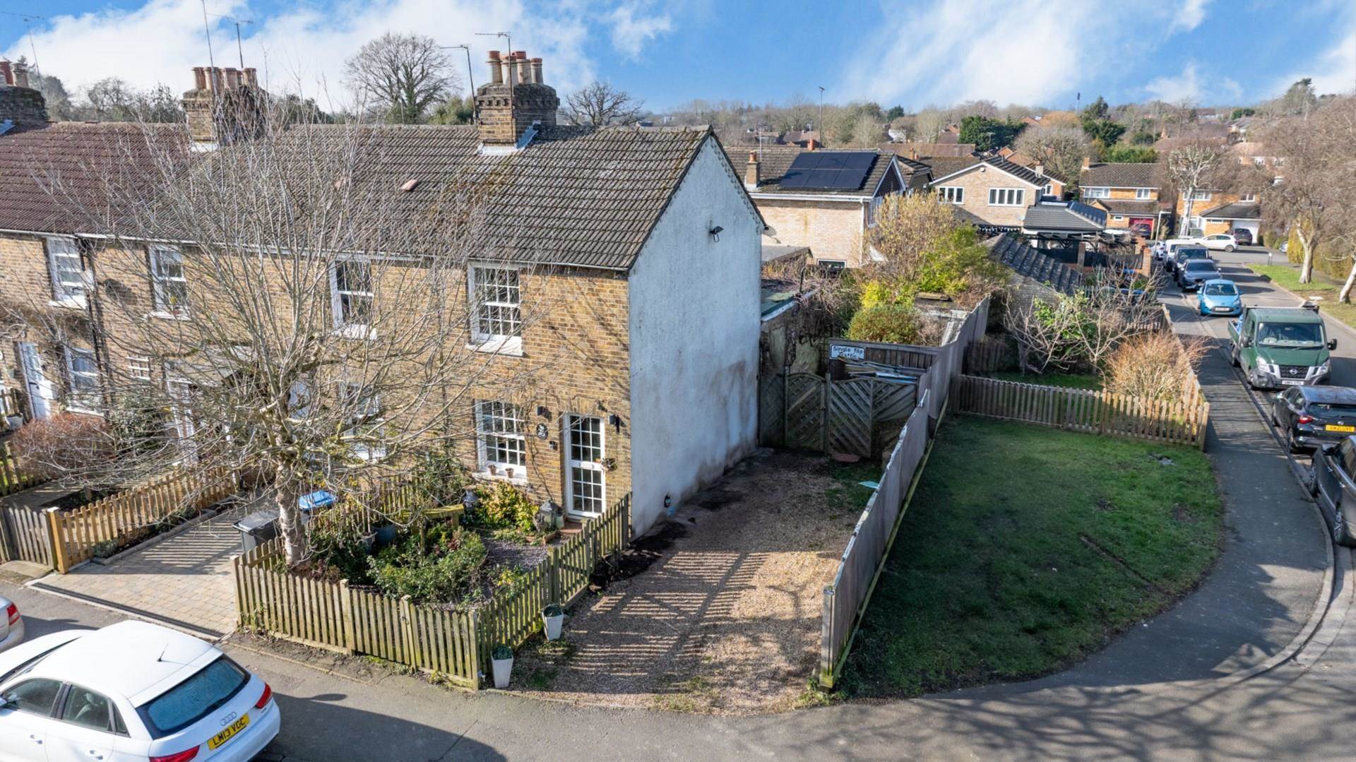 Green Lane, BOVINGDON, Image 20
