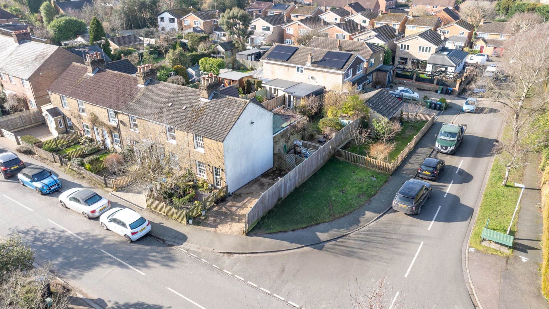 Green Lane, BOVINGDON, Image 22