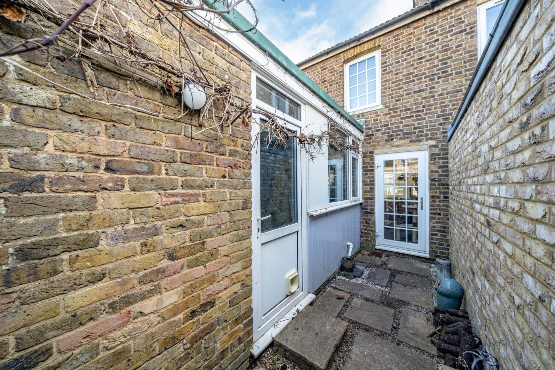 Green Lane, BOVINGDON, Image 23