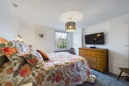 Green Lane, BOVINGDON, Image 11