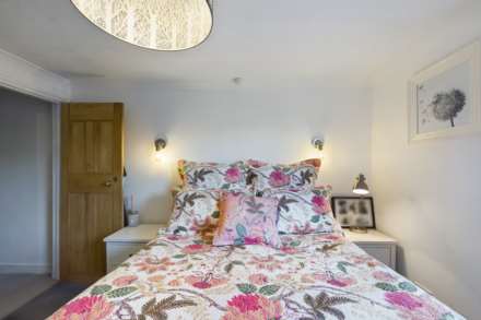 Green Lane, BOVINGDON, Image 12
