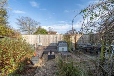 Green Lane, BOVINGDON, Image 17