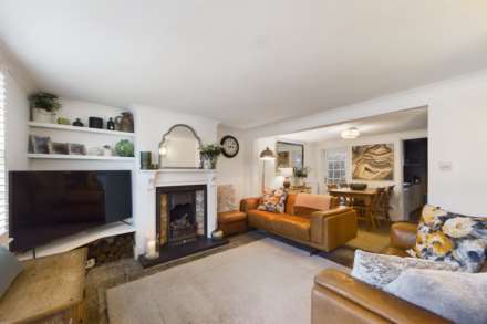 Green Lane, BOVINGDON, Image 2