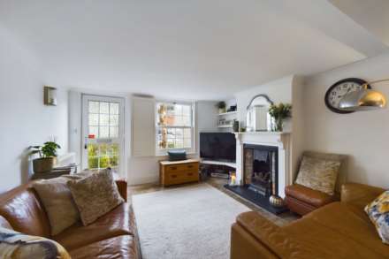 Green Lane, BOVINGDON, Image 5