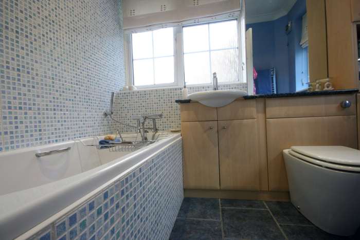 SUPERB 3 BED SEMI IN HEART OF BOXMOOR, Image 14