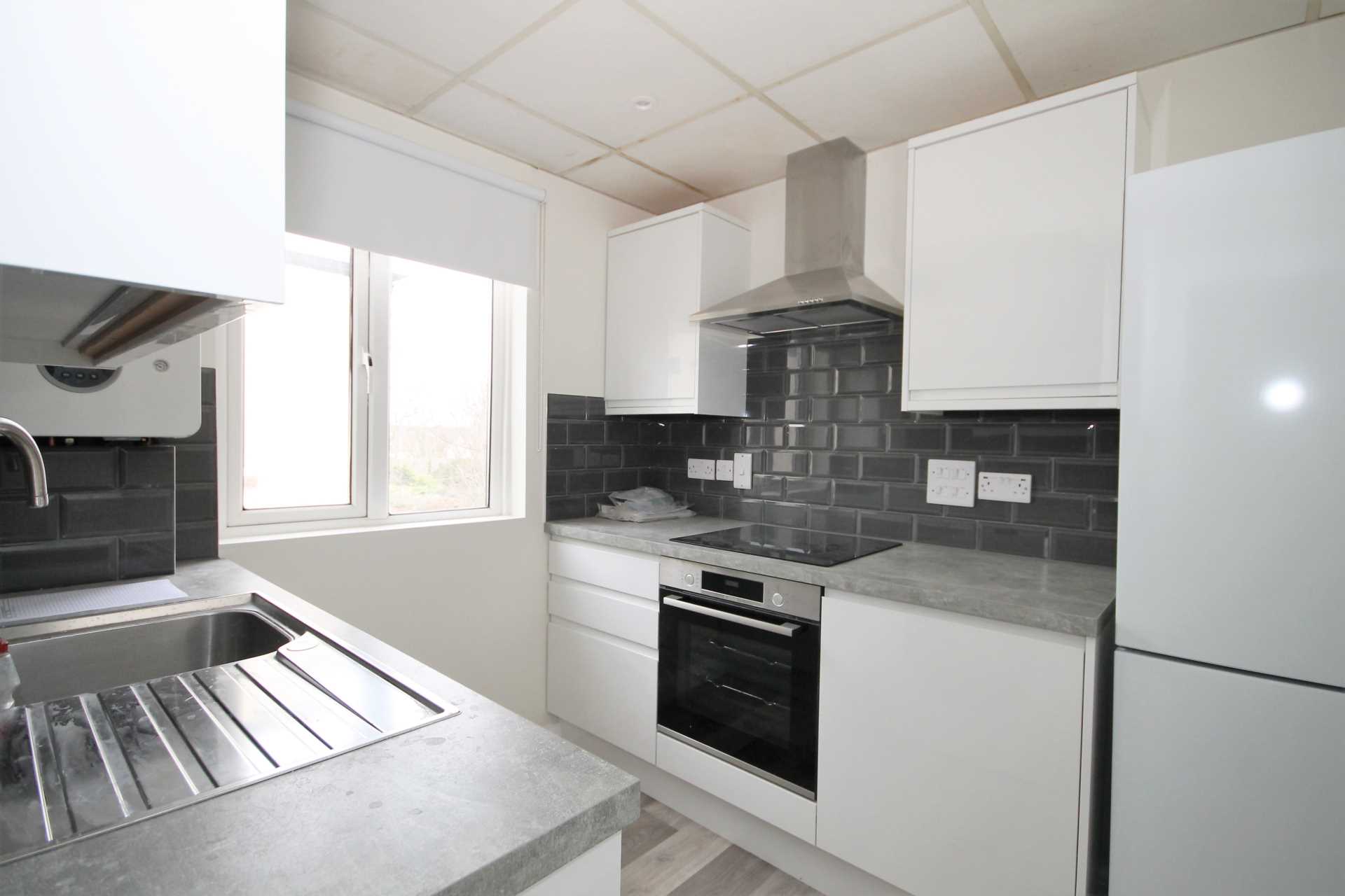 Stonecot Hill, Sutton, Image 1