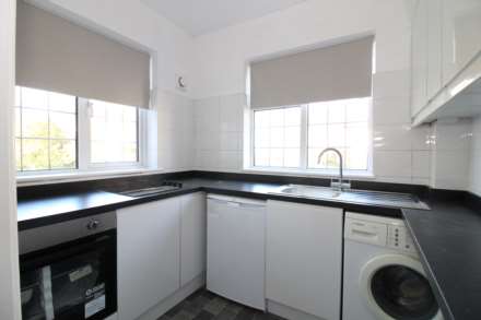 Ewell Road, Cheam Village, Image 3