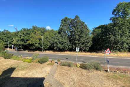 Ewell Road, Cheam Village, Image 4