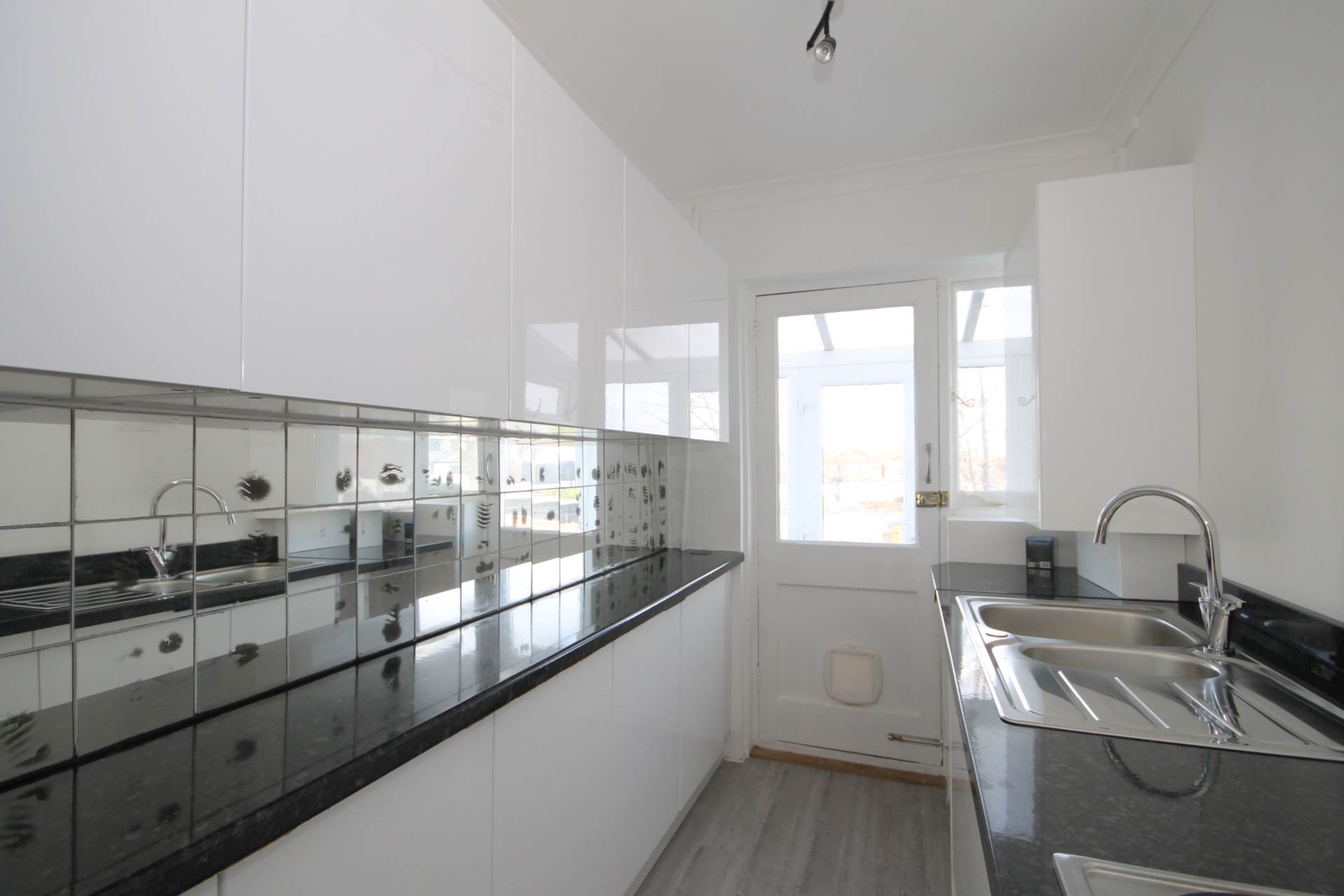 Tudor Drive, Morden, Image 3
