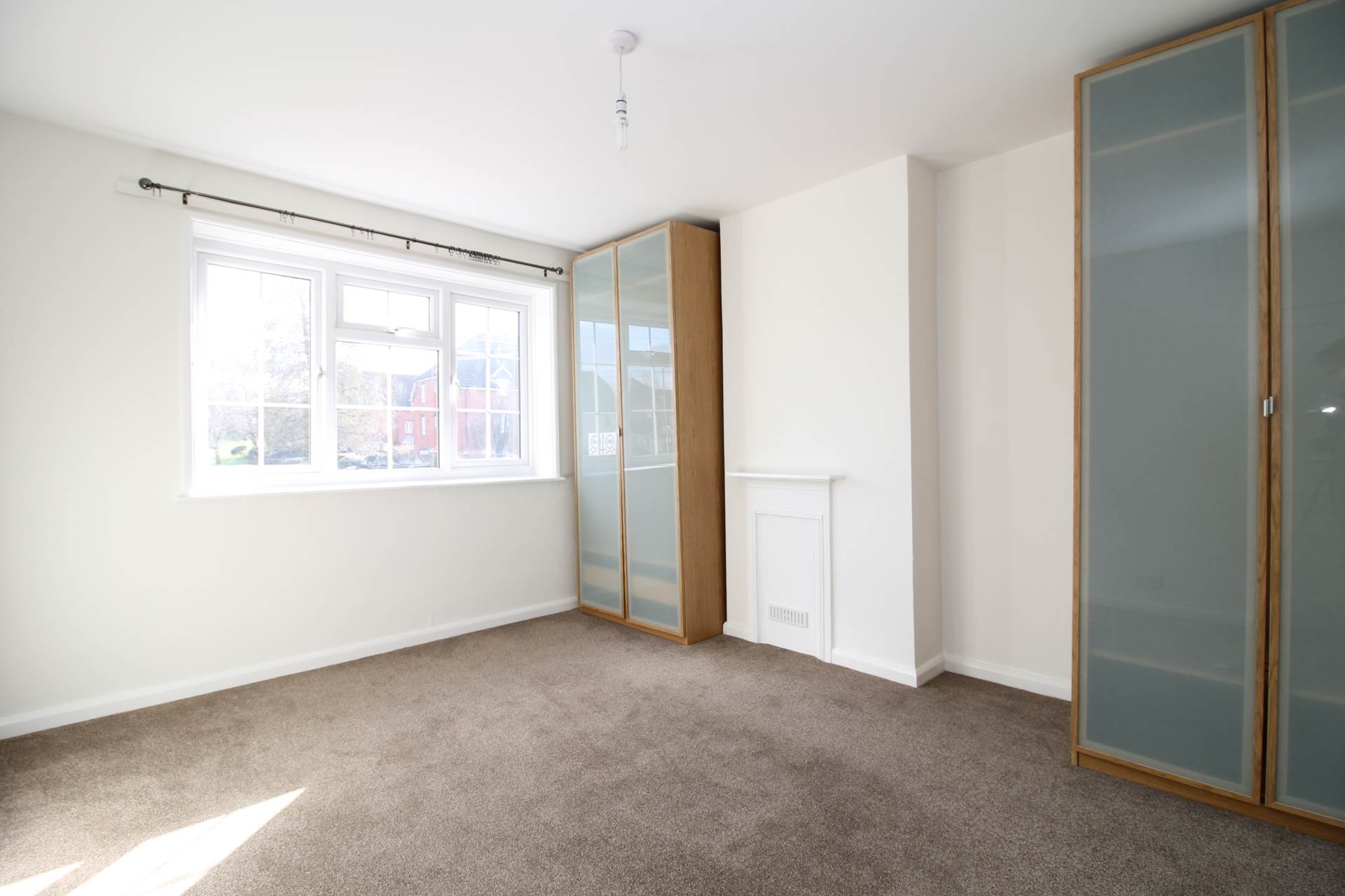 Central Road, Morden, Image 6
