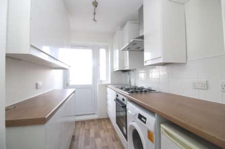 Central Road, Morden, Image 5