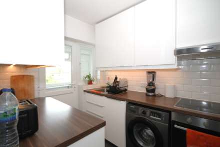 Tudor Drive, Morden, Image 4