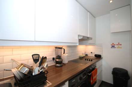 Tudor Drive, Morden, Image 5