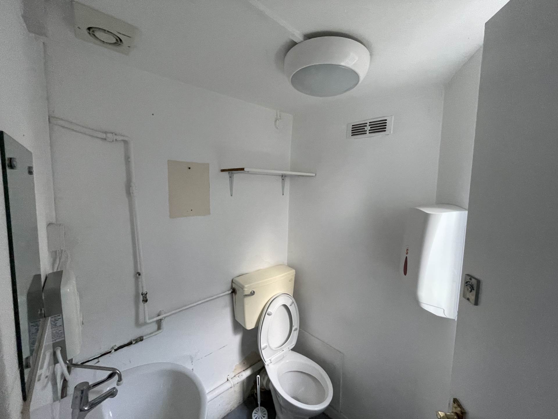 Brighton Road, Sutton, Image 6