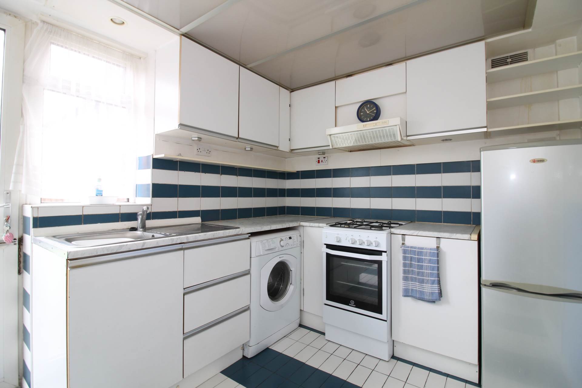 Newhouse Walk, Morden, Image 5
