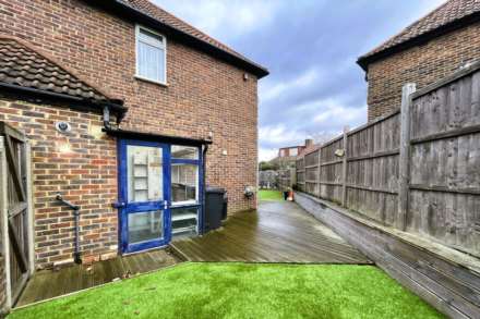 Newhouse Walk, Morden, Image 14