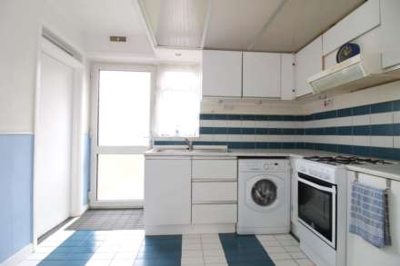 Newhouse Walk, Morden, Image 4