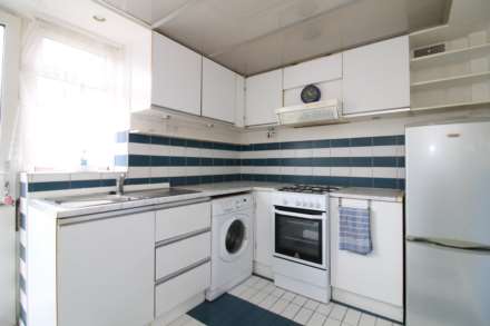 Newhouse Walk, Morden, Image 5