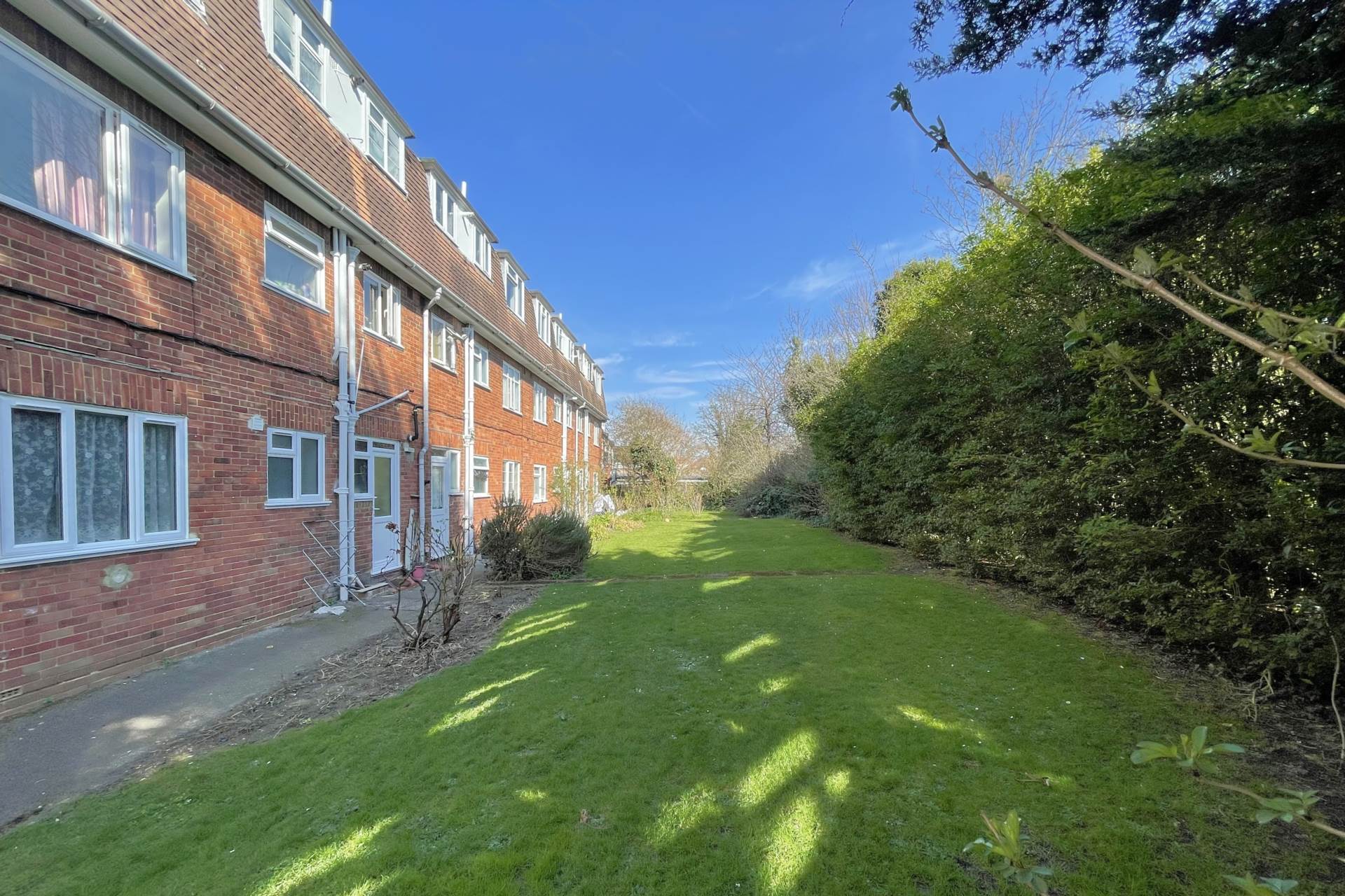 Central Gardens, London, Image 8