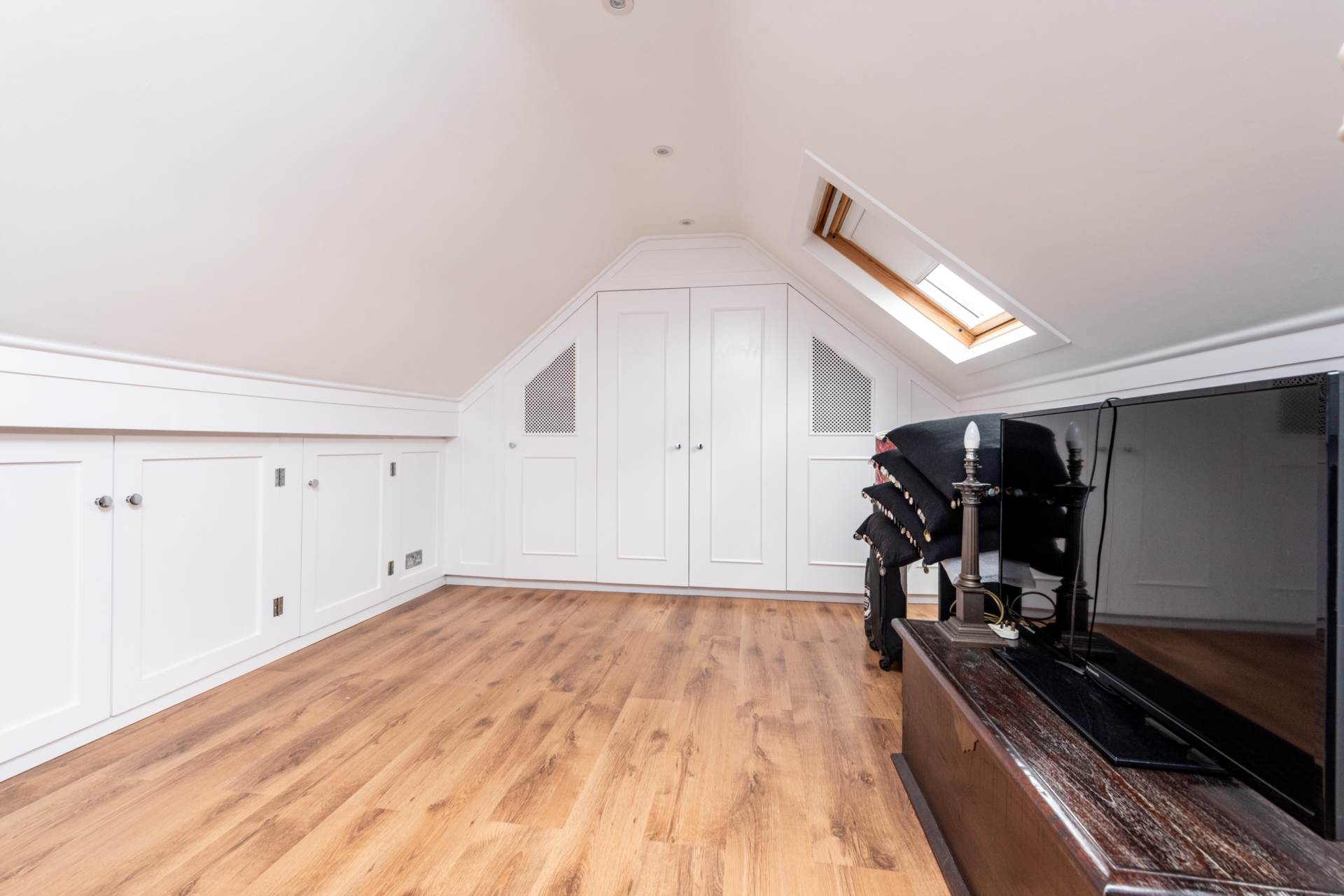Kingsbridge Road, Morden, Image 11