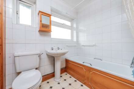 Cranmer Close, Morden, Image 11