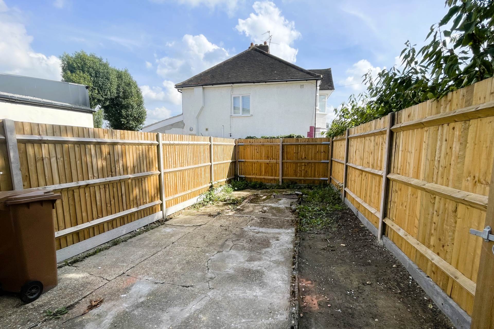 Stonecot Hill, Sutton, Image 10