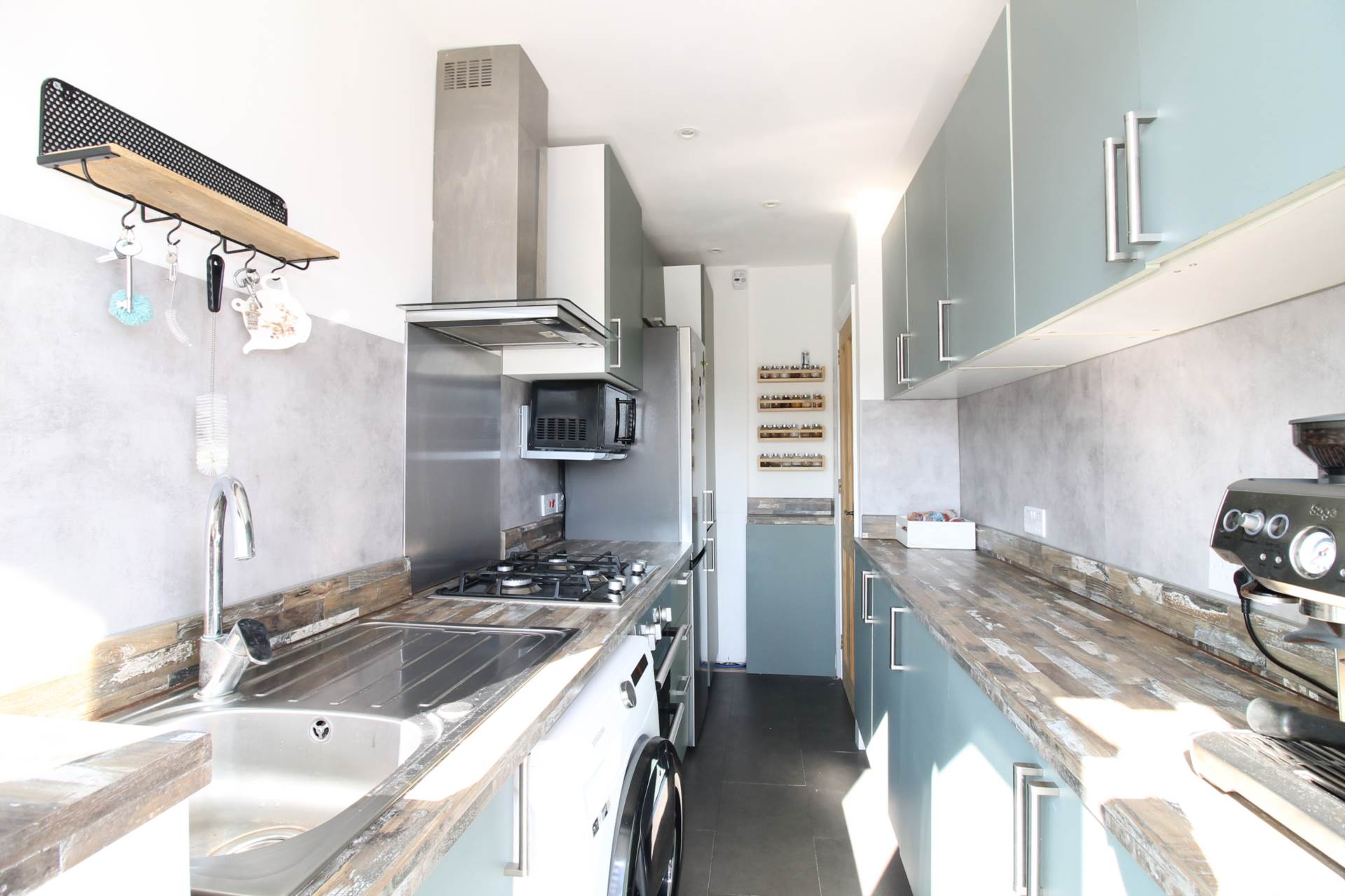 Tudor Drive, Morden, Image 5