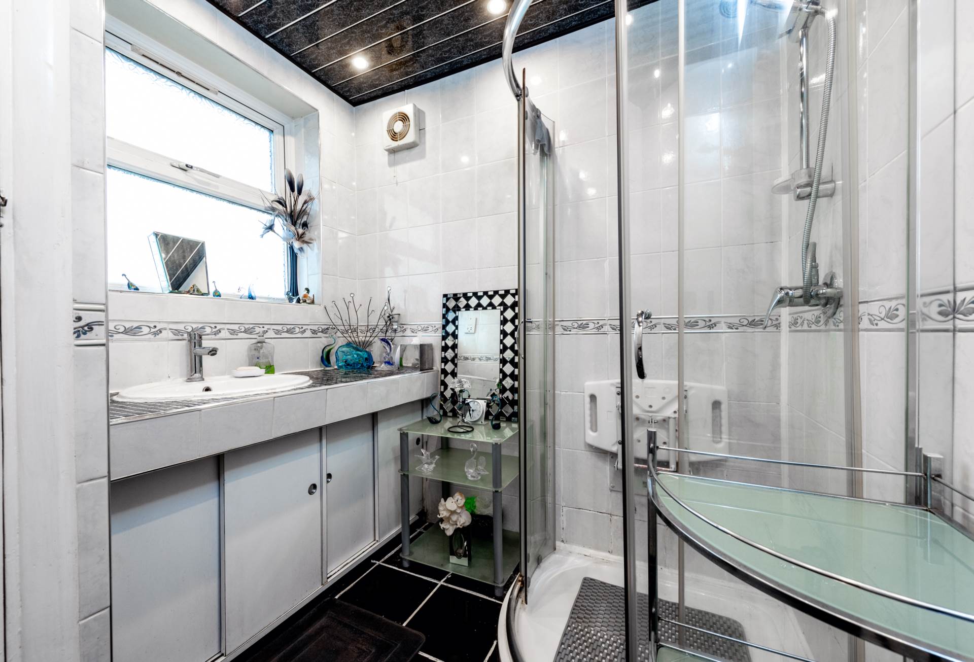 Tudor Drive, Morden, Image 14