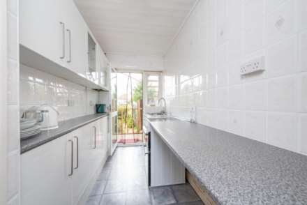 Tudor Drive, Morden, Image 3