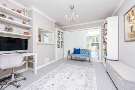 Hillcross Avenue, Morden, Image 5