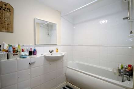 Beaver Close, Morden, Image 7