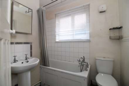 Lynmouth Avenue, Morden, Image 7