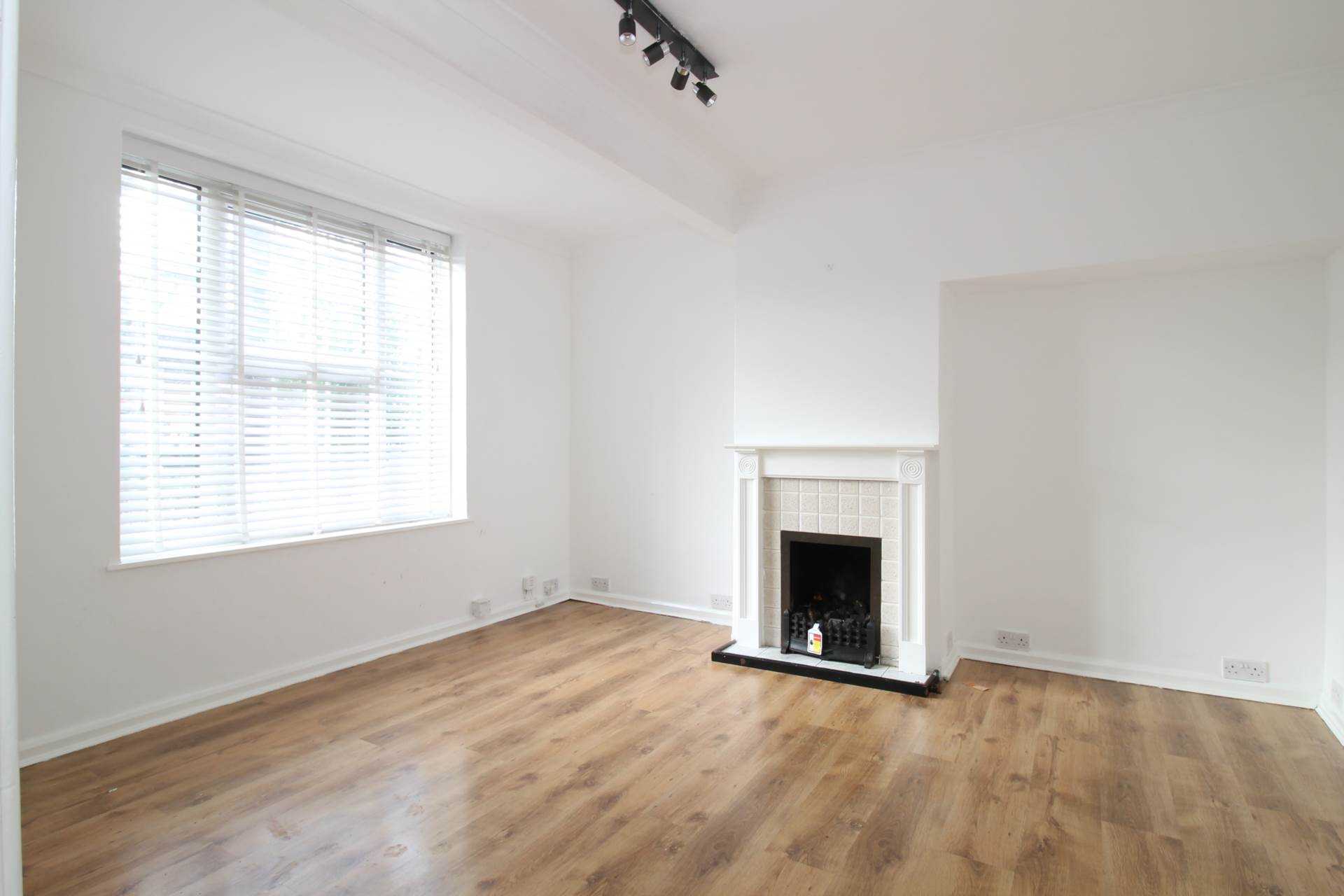 Lillieshall Road, Morden, Image 5