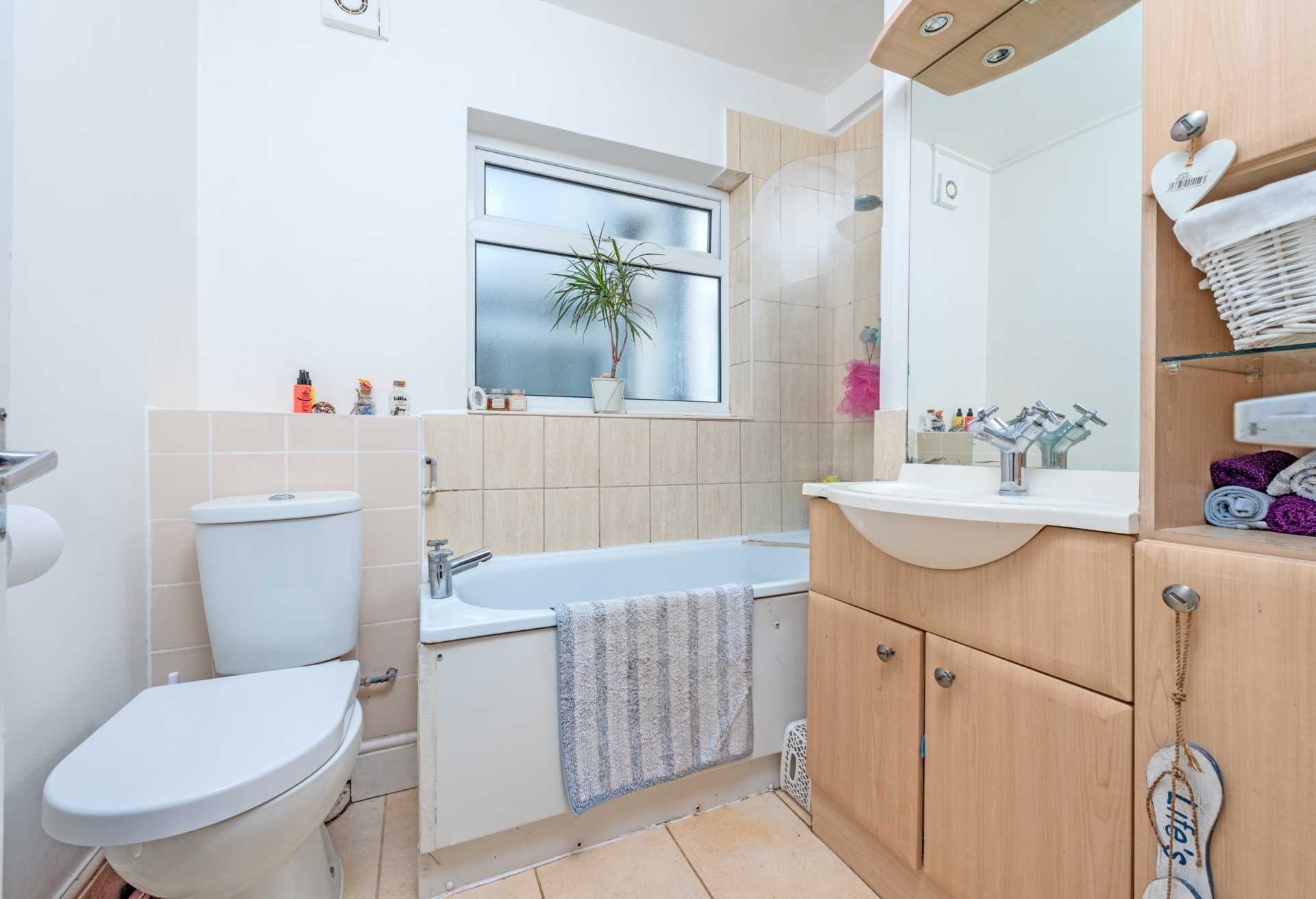 Lynmouth Avenue, Morden, Image 8