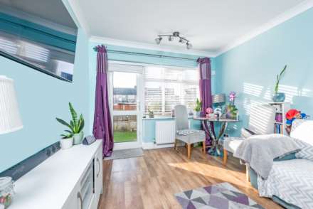 Lynmouth Avenue, Morden, Image 5