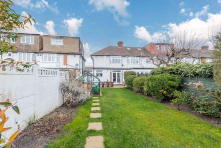 Cardinal Avenue, Morden, Image 16