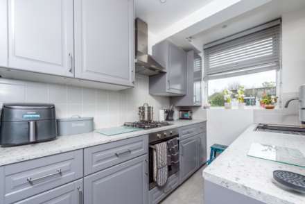 Cardinal Avenue, Morden, Image 3