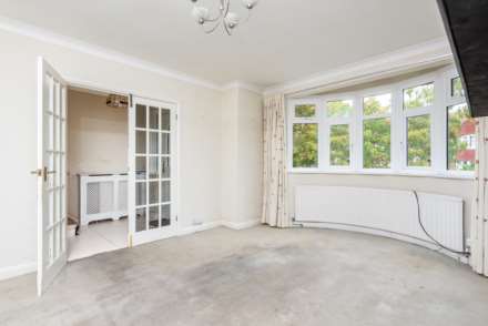 Woodland Way, Morden, Image 5