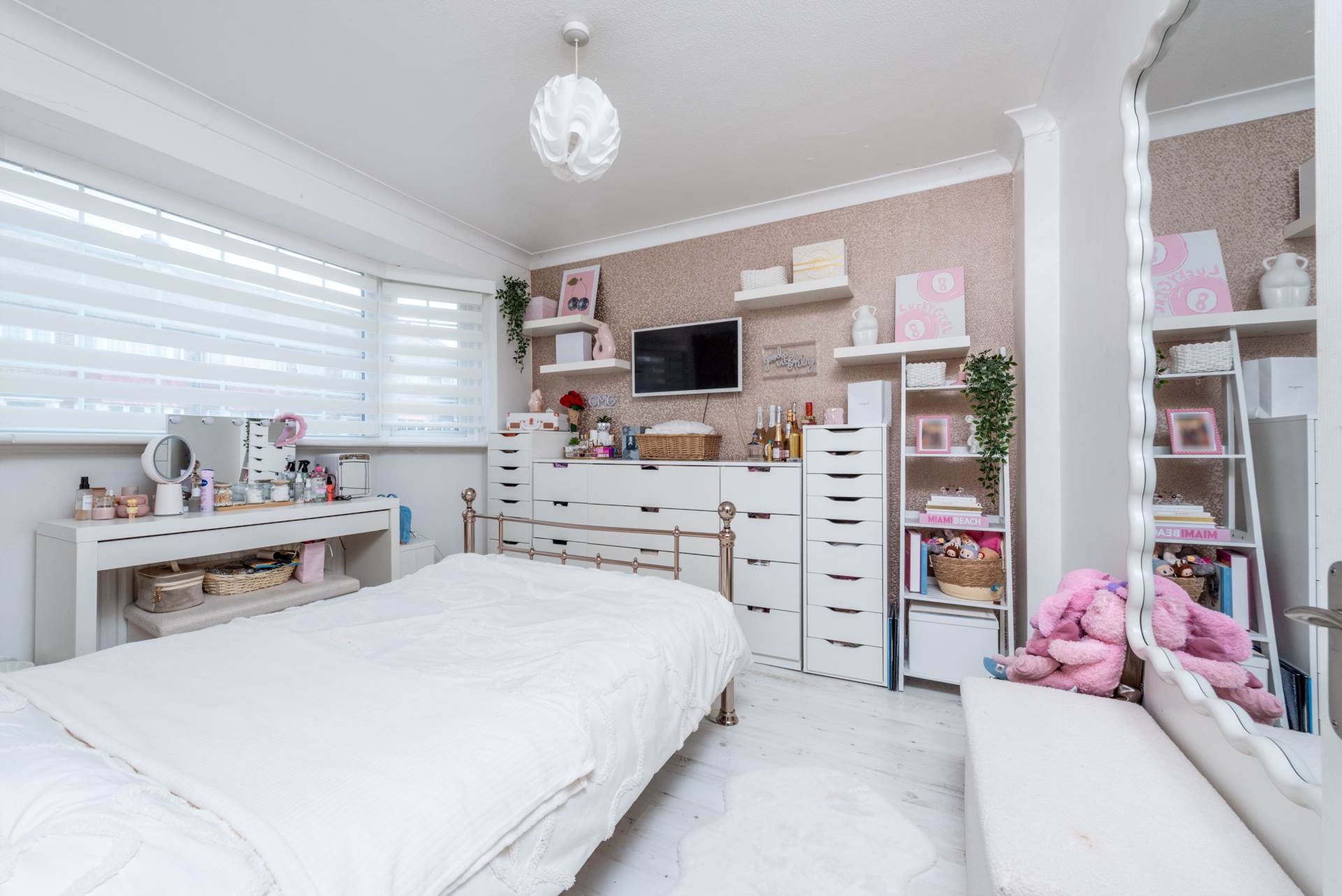 Lynmouth Avenue, Morden, Image 4