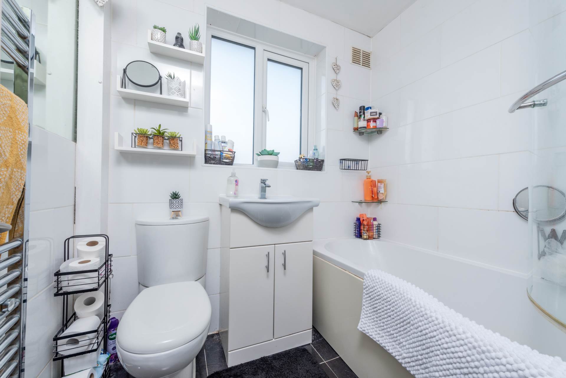 Lynmouth Avenue, Morden, Image 7