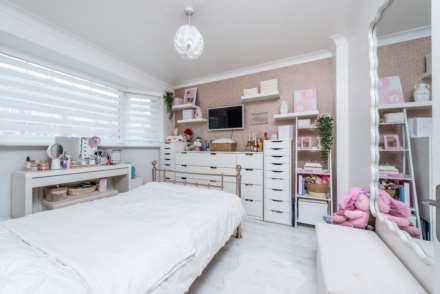 Lynmouth Avenue, Morden, Image 4